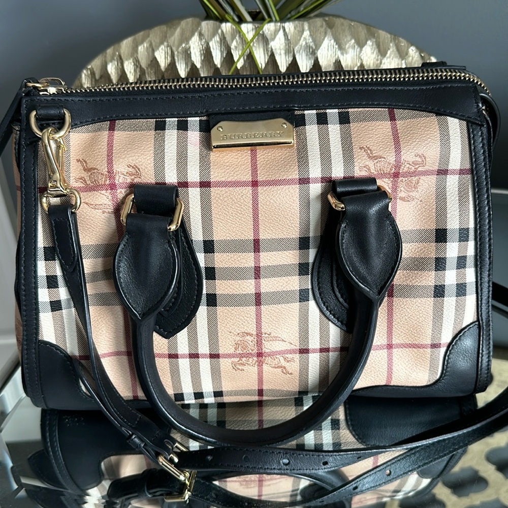 Barely worn Burberry handbag